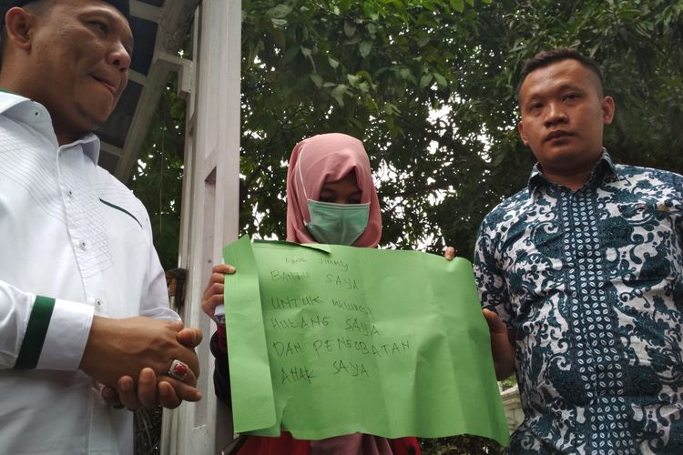 Anisa (29) nekat menawarkan ginjalnya lewat jejaring sosial Facebook.