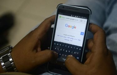 Ilustrasi Google Search App di Mobile