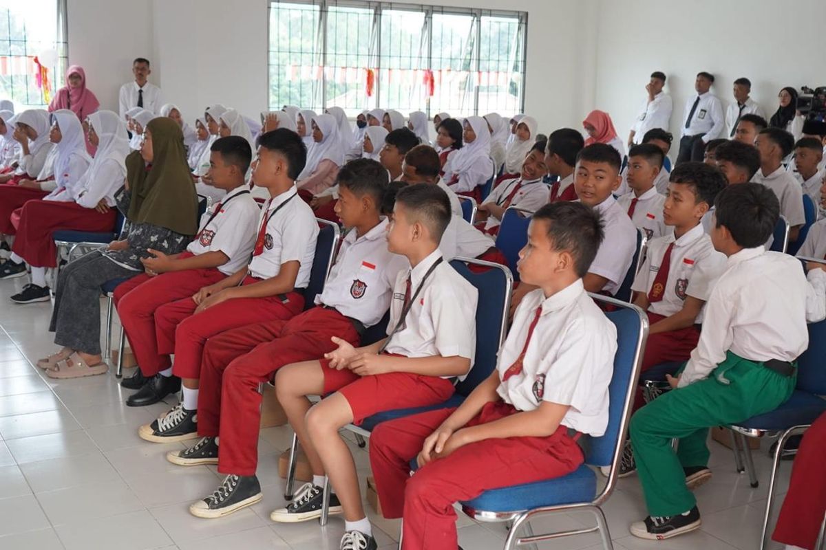 Sekolah Rakyat Menengah Pertama (SRMP) 6 Jakarta Timur memulai Masa Pengenalan Lingkungan Sekolah (MPLS) pada Senin (14/7/2025) hingga lima hari ke depan. 
