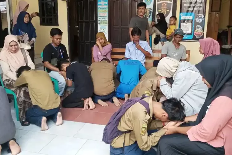 Hendak Tawuran Bawa Arit dan Sabit, 26 Pelajar Kota Metro Ditangkap Polisi