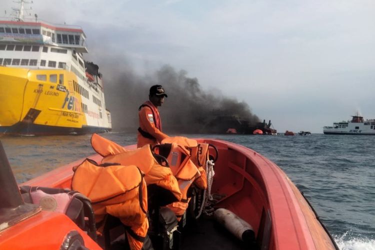 KMP Royce 1 dilaporkan terbakar ketika menyeberang dari Pelabuhan Merak menuju Pelabuhan Bakauheni pada Sabtu (6/5/2023) sore.