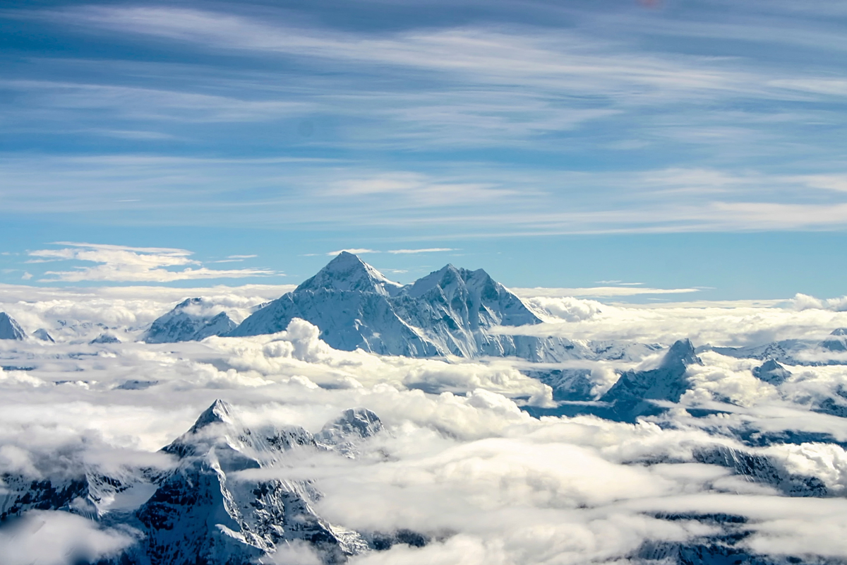 Mengenal Seven Summit, 7 puncak tertinggi di masing-masing 7 benua. Gunung Everest adalah gunung tertinggi di dunia. Gunung tertinggi pun akan berhenti tumbuh, karena Bumi memiliki gravitasi yang mempengaruhi pertumbuhan suatu gunung.