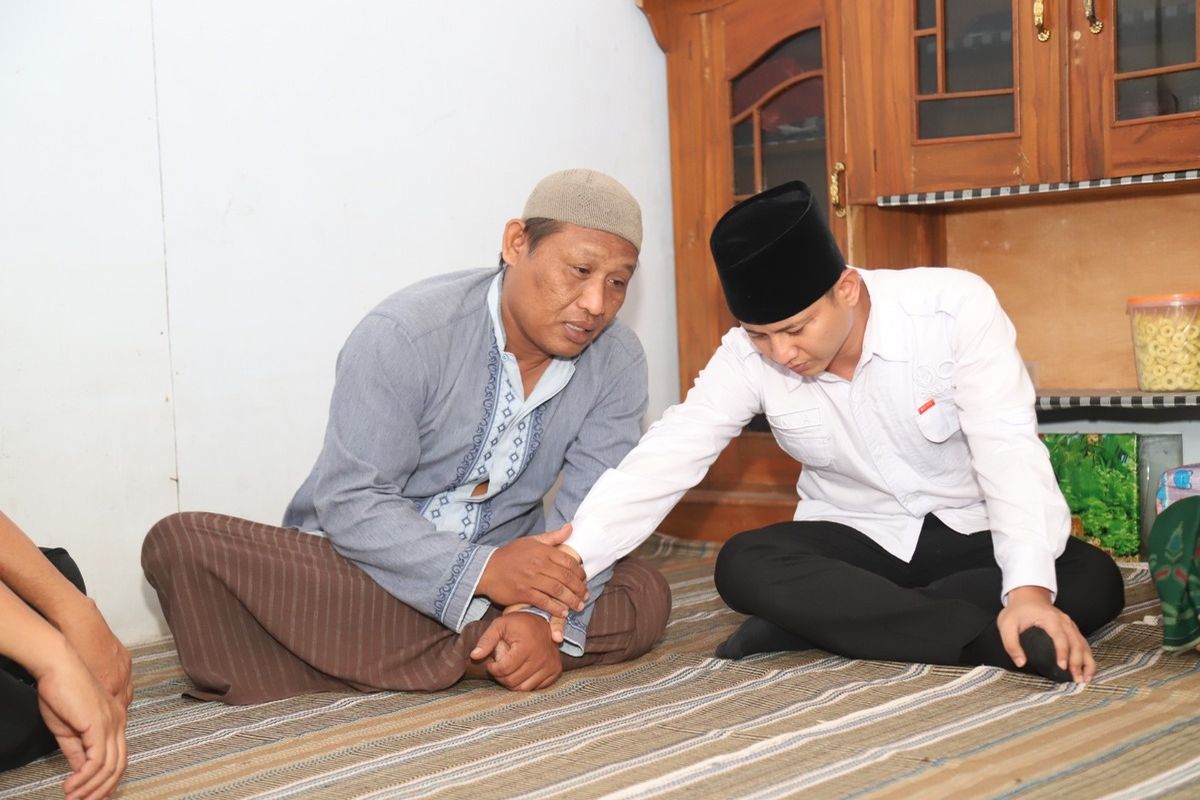 Bupati Trenggalek Jawa Timur, kunjungi rumah duka korban tenggelam di kolam renang, Rabu (07/06/2023).