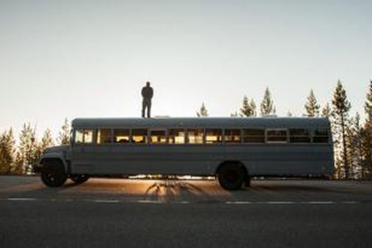 Bus sekolah bisa menjadi salah satu karya arsitektur yang unik. Setidaknya, di tangan Hank Butitta.