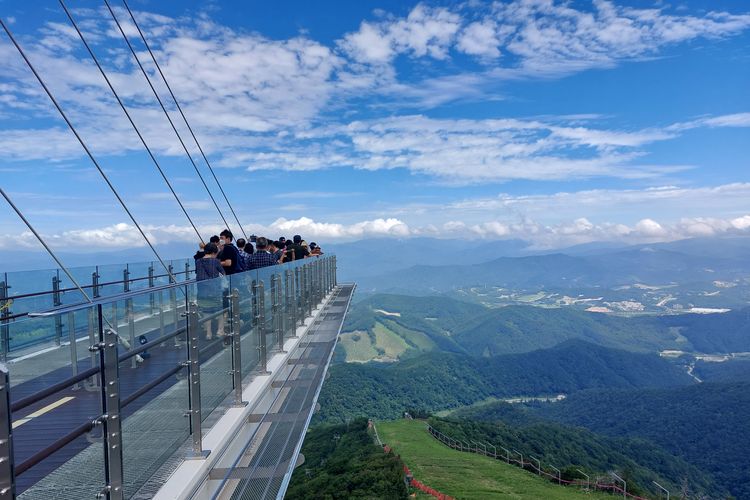 Skywalk di Yongpyong Resort, Korea Selatan.