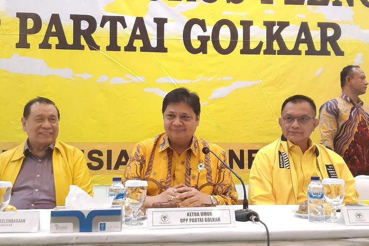 Ketua Umum Golkar Airlangga Hartarto pimpin Rapat Pleno, Rabu (27/11/2019) malam.