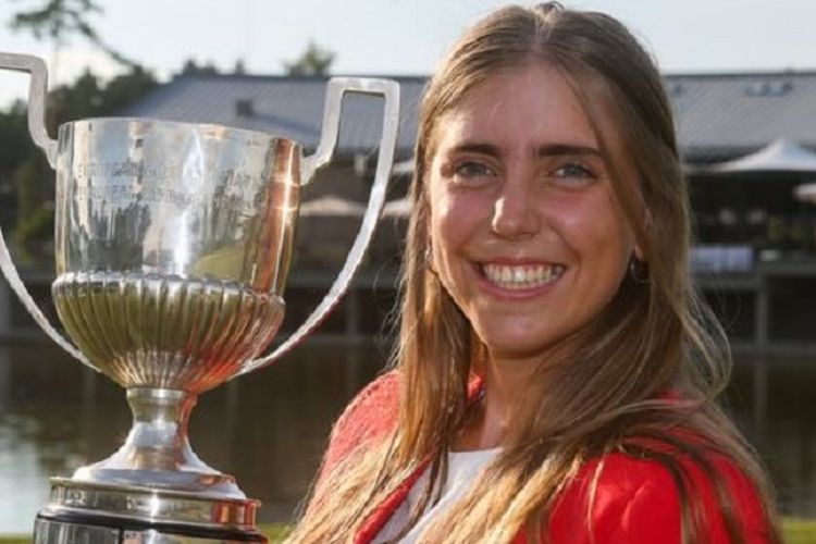 Celia Barquin Arozamena ketika memenangkan Kejuaraan Golf Amatir Putri di Slovakia. Dia ditemukan tewas di padang golf Iowa, Amerika Serikat, Senin (17/9/2018).