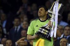 Casillas Persembahkan Gelar Copa del Rey untuk Jese