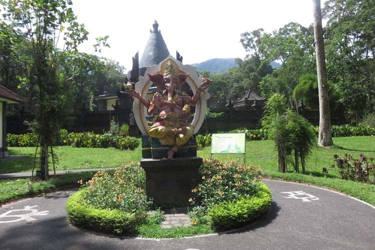Taman Panca Yadnya di Kebun Raya Bali