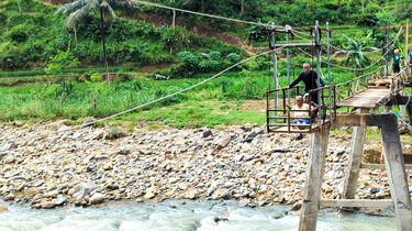 Jembatan Ambrol, Warga Ponorogo Patungan Rp 10 Juta Buat Kereta Gantung