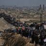 Potret Warga Palestina Kembali Mengungsi Saat Bom Israel Hujani Gaza