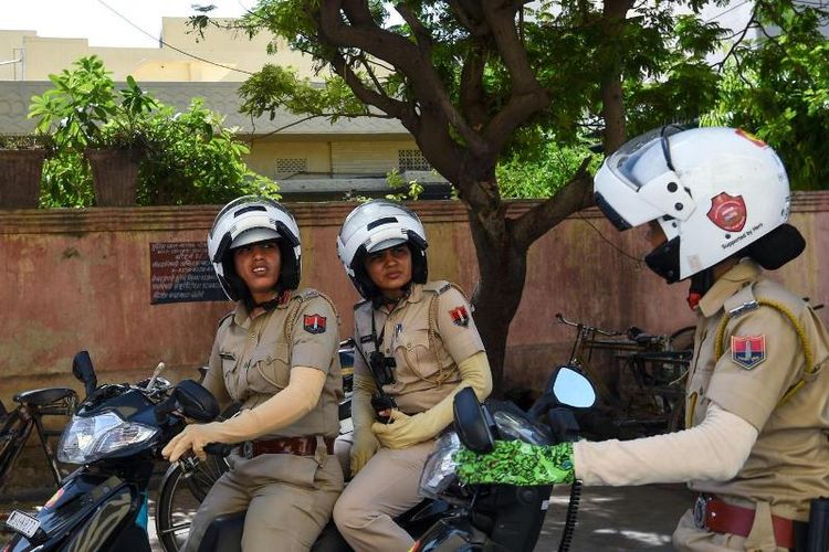 Inilah personel unit baru kepolisian di Kota Jaipur, India yang dibentuk untuk menekan angka kekerasan dan pelecehan seksual terhadap perempuan.