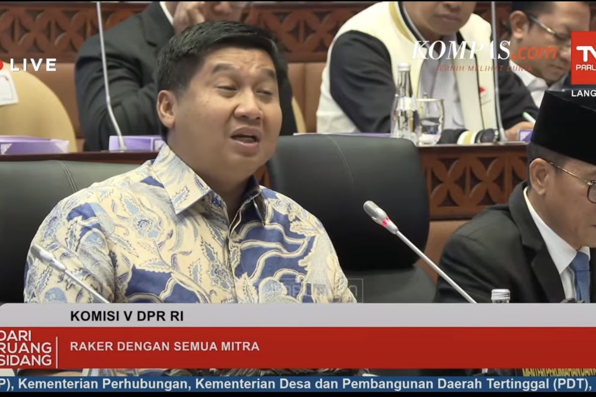 Menteri Perumahan dan Kawasan Permukiman (PKP) Maruarar Sirait dalam Rapat Koordinasi dengan Komisi V DPR RI di Jakarta, Selasa (29/10/2024). 
