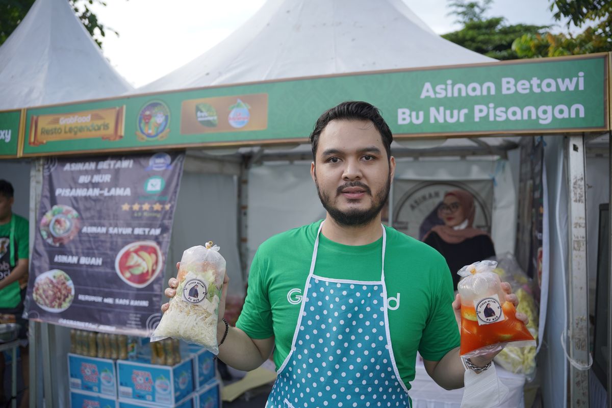 Salah satu mitra resto GrabFood yang turut meramaikan Festival Legendaris GrabFood di Stadion Patriot Bekasi. 