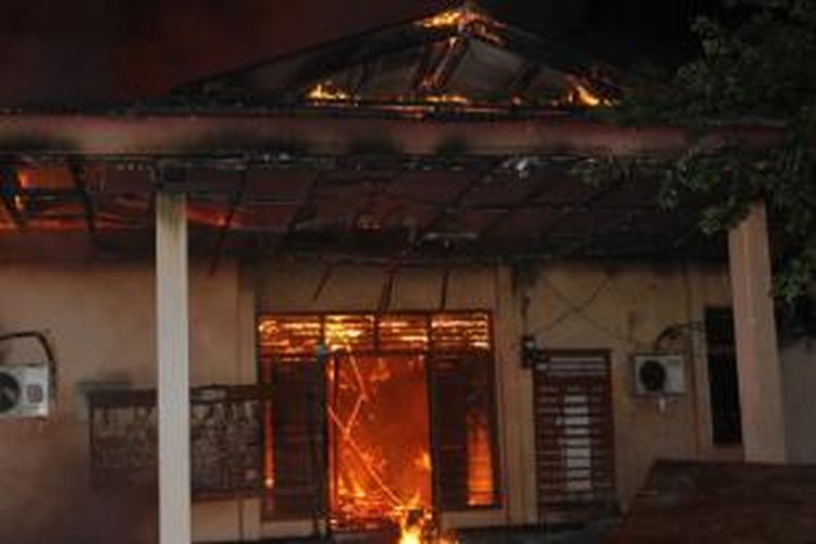 Kantor KPU Bengkulu Selatan terbakar