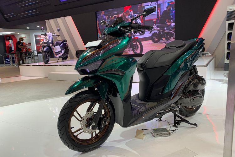 Honda Vario 125 hasil modifikasi bertema Hyper Sporty