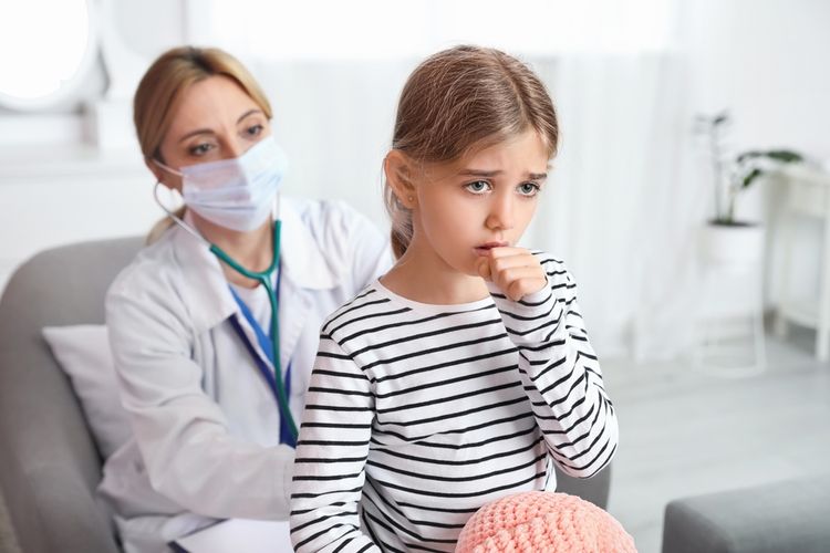 Ilustrasi batuk, batuk adalah salah satu gejala pneumonia pada anak, penyebab pneumonia pada anak, cara mengatasi pneumonia pada anak. 
