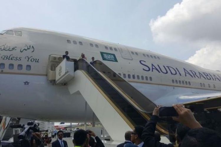 Raja Arab Saudi Salman Bin Abdulazis Al Saud meninggalkan Pulau Bali, Minggu (12/3/2017) pada pukul 11.13 Wita, menggunakan pesawat kerajaan.