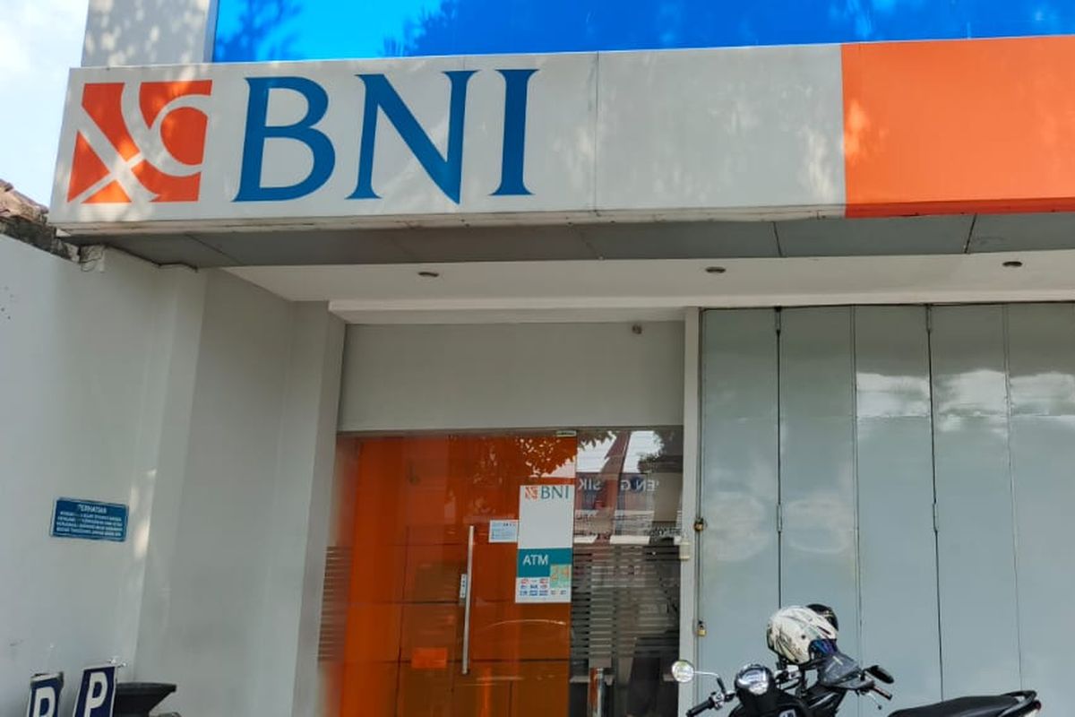 Ilustrasi cara buka blokir ATM BNI lewat mobile banking atau cara blokir ATM BNI lewat mobile banking.