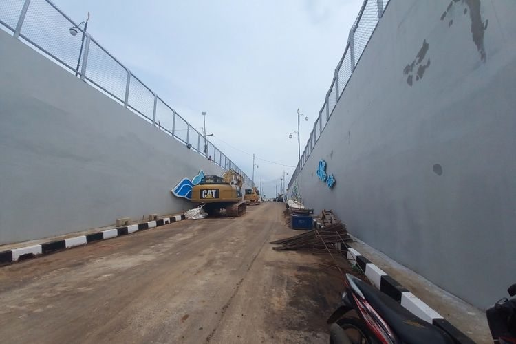 Proyek underpass Dewi Sartika segera rampung.