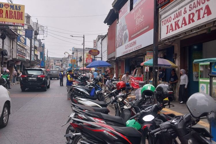 Parkir Pakai QRIS di Suryakencana Bogor, Jukir Cerita Kendala yang Masih Dihadapi