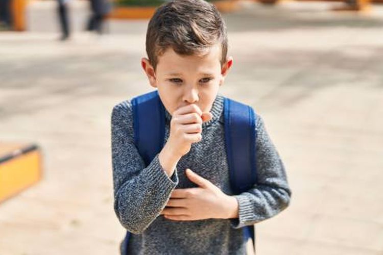 5 Cara Efektif Mencegah Anak Terserang Batuk Pilek Menurut Dokter