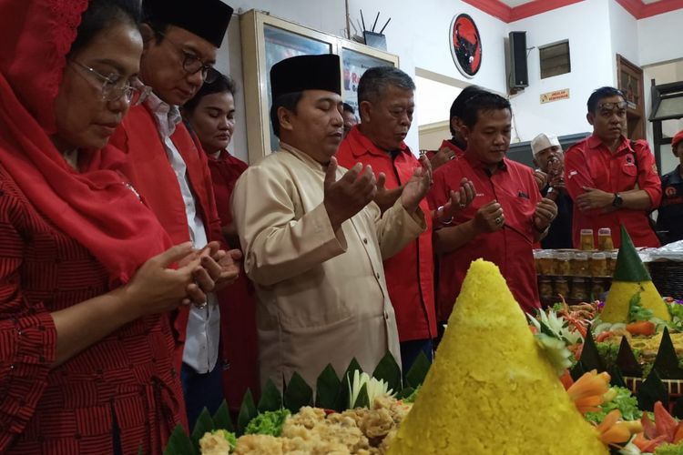 Menang pileg 2019, PDIP Jatim tumpengan, Minggu (13/5/2019) malam