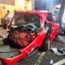 Tabrak 6 Kendaraan Terparkir, Mobil di Solo Ringsek dan Terbalik