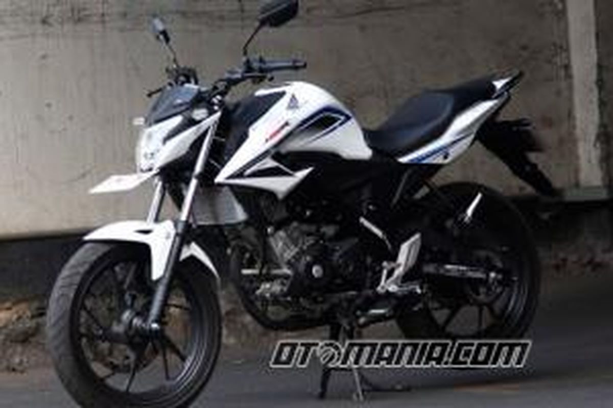 Komparasi Honda CB150R dengan Yamaha V-Ixion