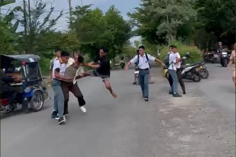 Siswa SMK di Polewali Mandar Keroyok Satpam karena Ditegur Merokok, Psikolog: Ini Krisis Pengasuhan