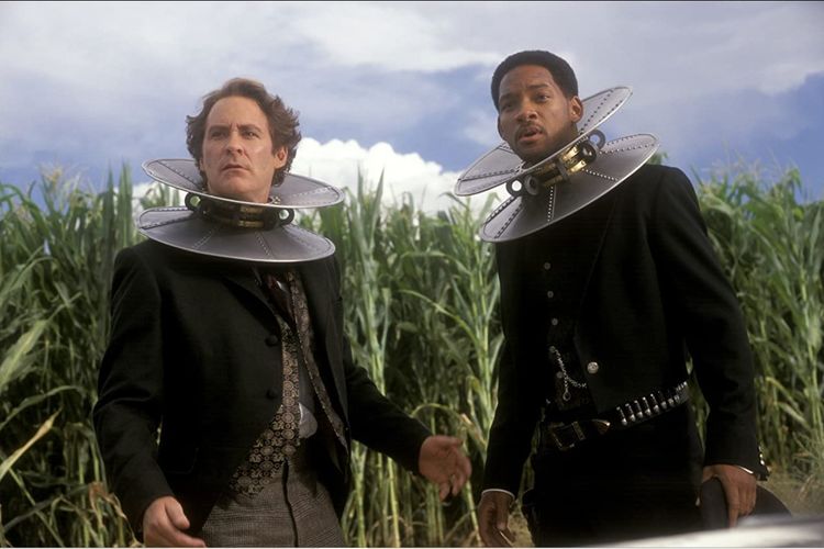 Kevin Kline dan Will Smith dalam film komedi aksi Wild Wild West (1999).