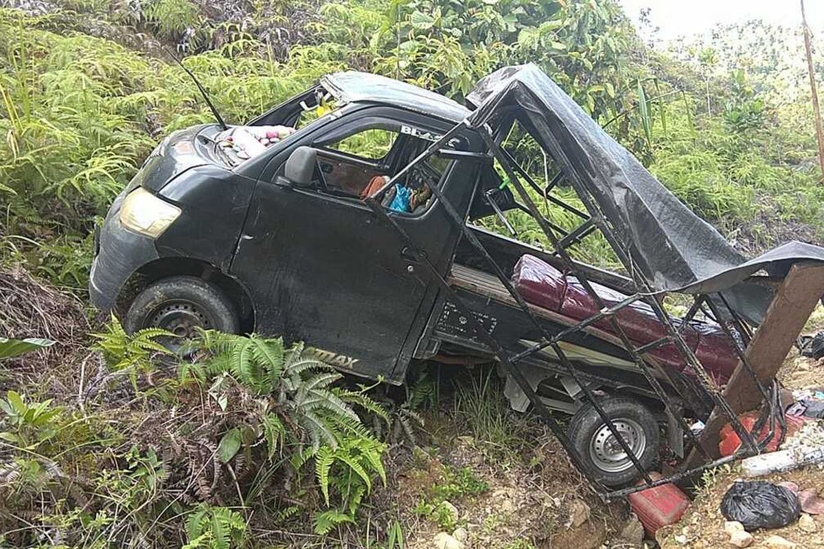 Mobil Bawa 6 Penumpang Tabrak Tebing di Jayapura, 1 Meninggal di Tempat