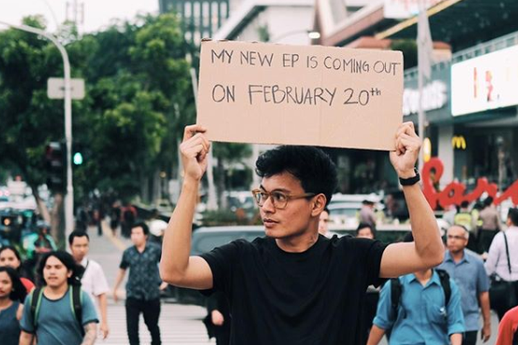 Cara Unik Rendy Pandugo Perkenalkan Album Mini Terbaru