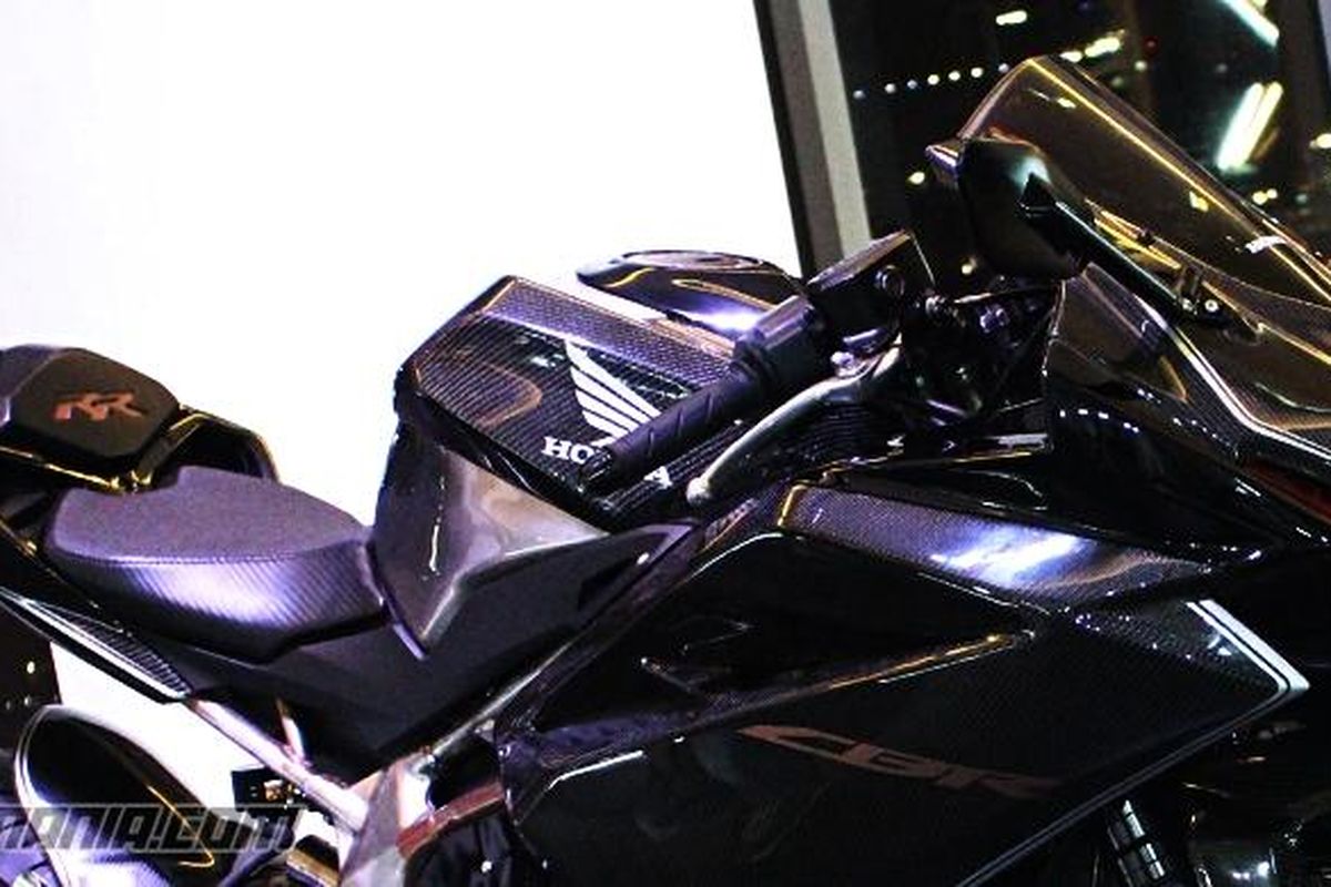 Modifikasi CBR250RR Carbon Killer