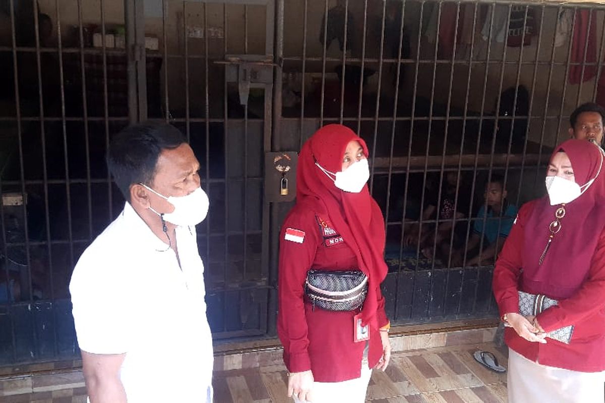Tim gabungan dari Polda Sumut mendatangi kerangkeng di belakang rumah Bupati non aktif Langkat, Terbit Rencana Perangin-angin.