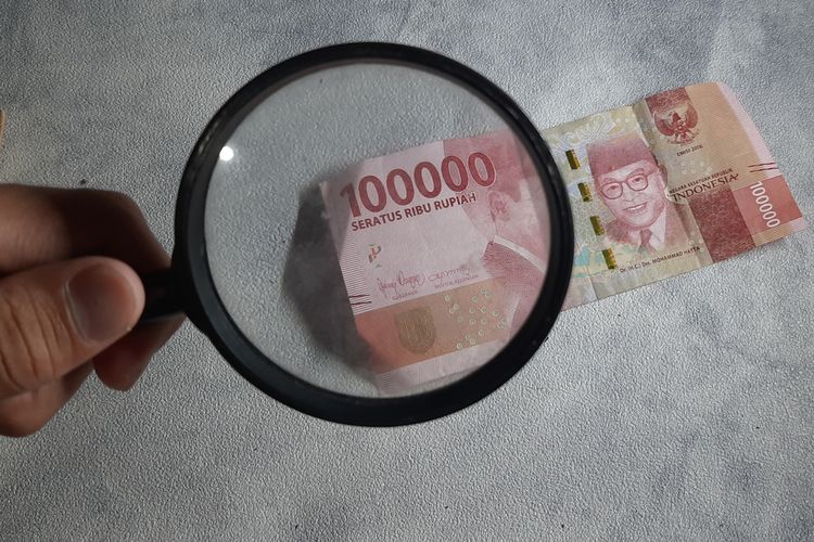 Cara Membedakan Uang Asli dan Palsu