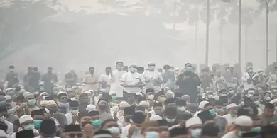 Shalat Istisqa Pontianak, KH Ahmad Zamroni Ajak Warga Introspeksi dan Hentikan Pembakaran Lahan