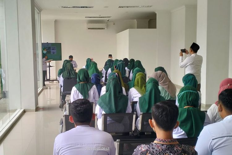 Suasana layanan perdana beroperasinya RS Hasyim Asy'ari Tebuireng, Jombang, Jawa Timur, Kamis (2/2/2023).
