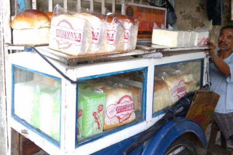 Jaja pedagang Roti Guriyana sejak tahun 1977.