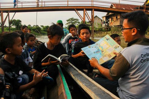 Rumah Belajar Ceria, Banjiri Pesisir Sungai Musi dengan Gairah Membaca (1)