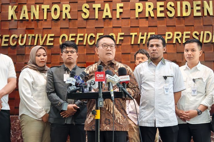 KSP Dudung Terima Massa Demo Dukung MBG di Istana, Bahas Keluhan MBG Disetop