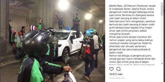 Pengeroyokan dan perusakan mobil Nissan X-Trail oleh para pengemudi ojek online di Underpass Senen, Jakarta. 