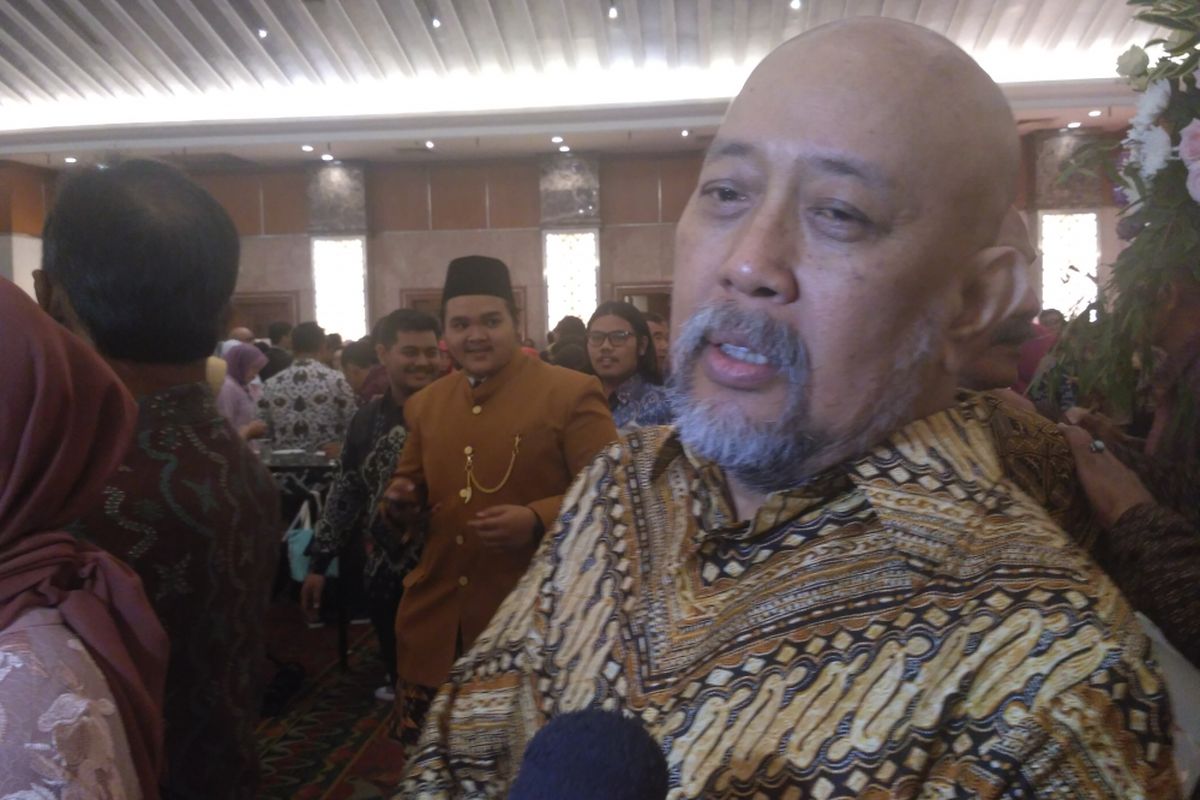 Indro Warkop saat menghadiri pernikahan putra pertama Mat Solar, di Grand Sahid Jaya, Karet Tengsin, Jakarta Pusat, Minggu (21/10/2018) malam.