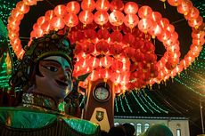 5.000 Lampion Mulai Menyala, Ribuan Orang Padati Pasar Gede Solo