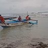 2 Wisatawan Terseret Ombak Pantai Drini Saat Berfoto, 1 Tewas dan 1 Hilang