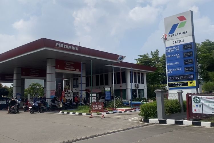 Isu Harga BBM Naik Bikin Warga Panik, SPBU Jagakarsa Sempat Kehabisan Stok