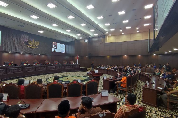 Sidang pembacaan putusan terkait penetapan Perppu Cipta Kerja di Mahkamah Konstitusi, Senin (2/10/2023).