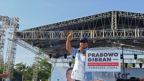 Momen Prabowo Minta Bocah 9 Tahun Turun dari Panggung Kampanye: Nanti Dimarahin Bawaslu