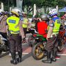 Polisi Tindak Pemotor dengan Knalpot Bising di Sekitar Istana Negara