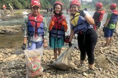 Antusiasme Warga Susuri Sungai Ciliwung Bogor untuk Pungut Sampah 